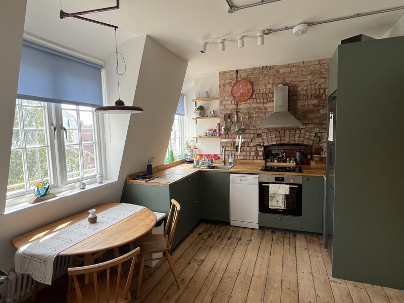 Flat Wilton Way in Greater London