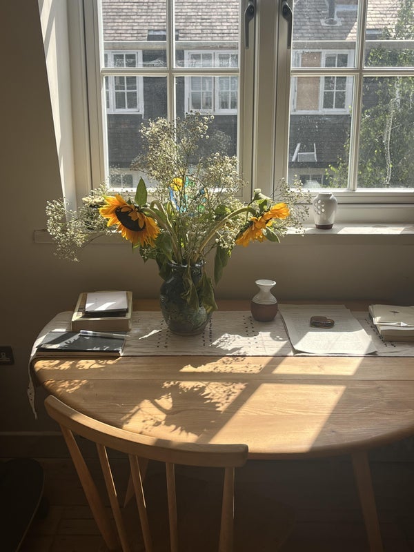 Flat Wilton Way in Greater London
