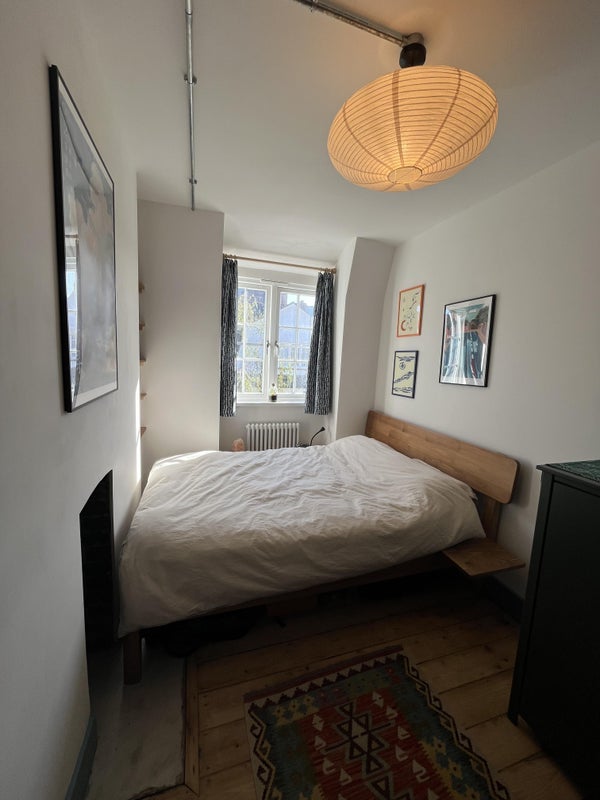 Flat Wilton Way in Greater London
