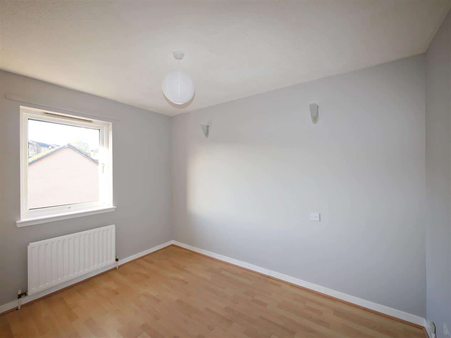 Flat New Lairdsland Road in Kirkintilloch