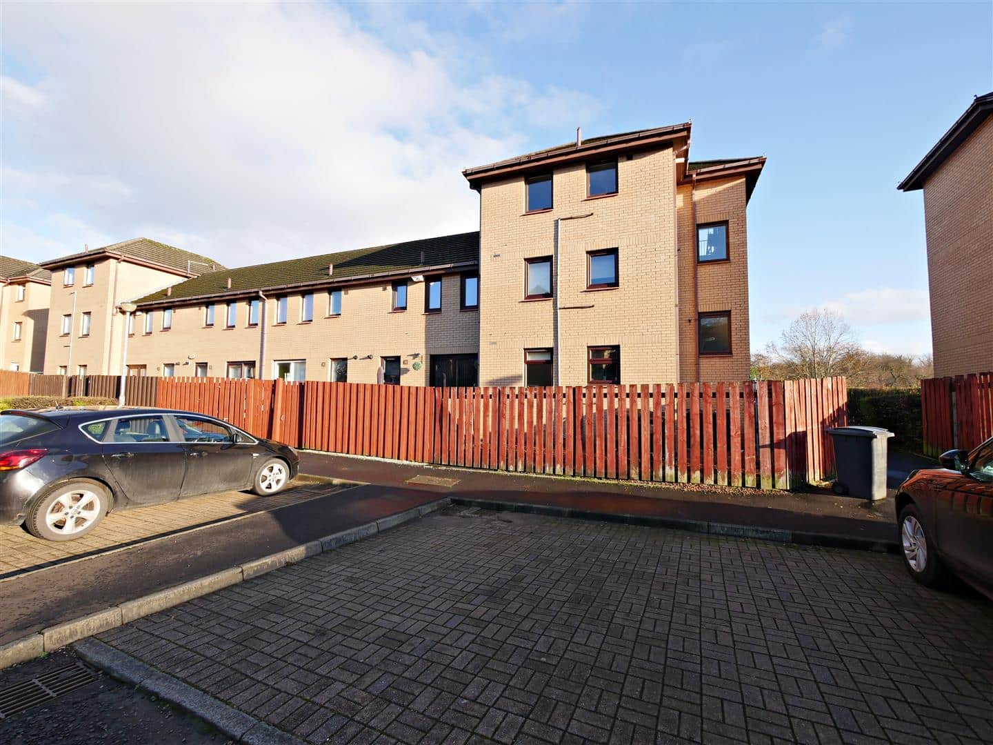Flat New Lairdsland Road in Kirkintilloch
