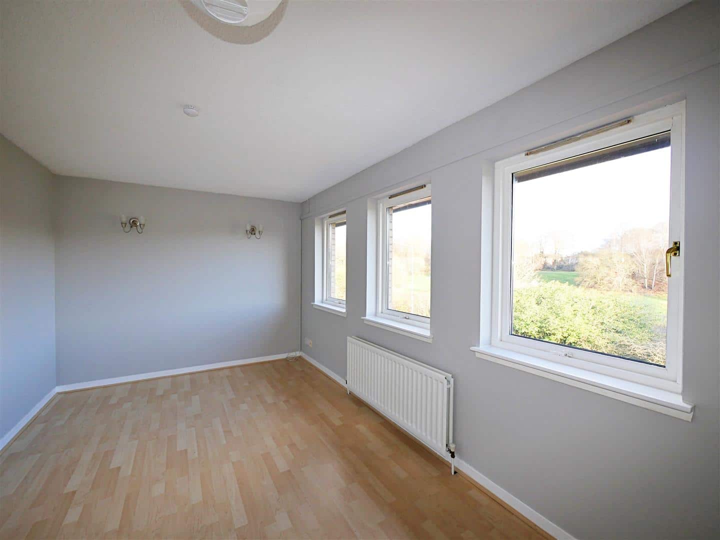 Flat New Lairdsland Road in Kirkintilloch