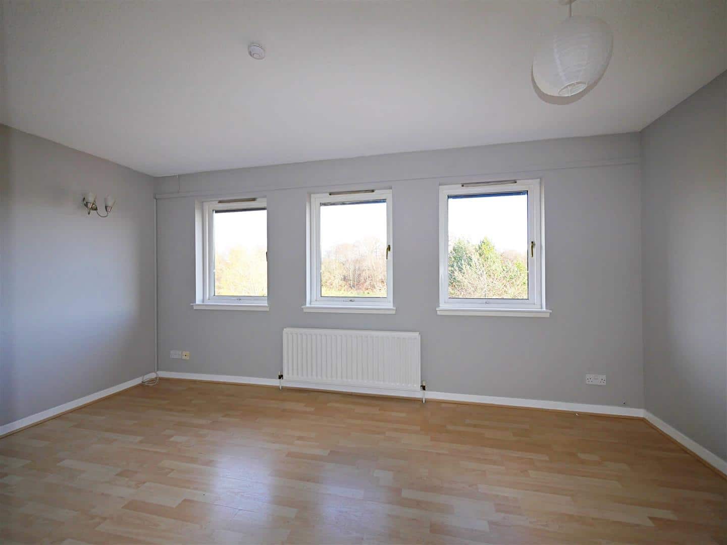 Flat New Lairdsland Road in Kirkintilloch