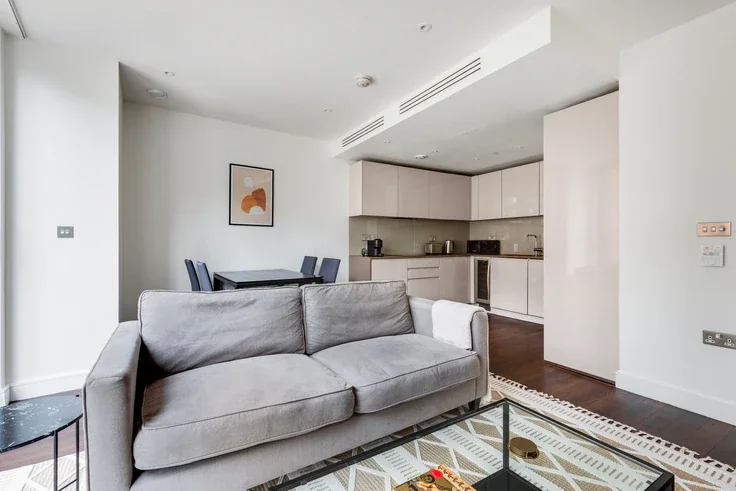 Flat Wandsworth Road in Greater London