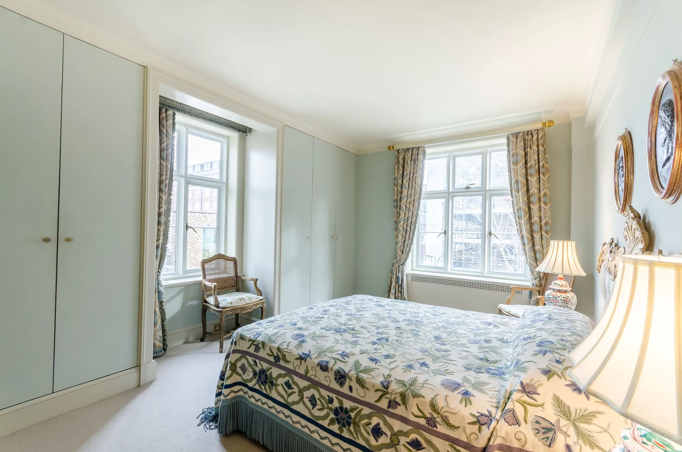 Flat Chesterfield Gardens in City of Westminster
