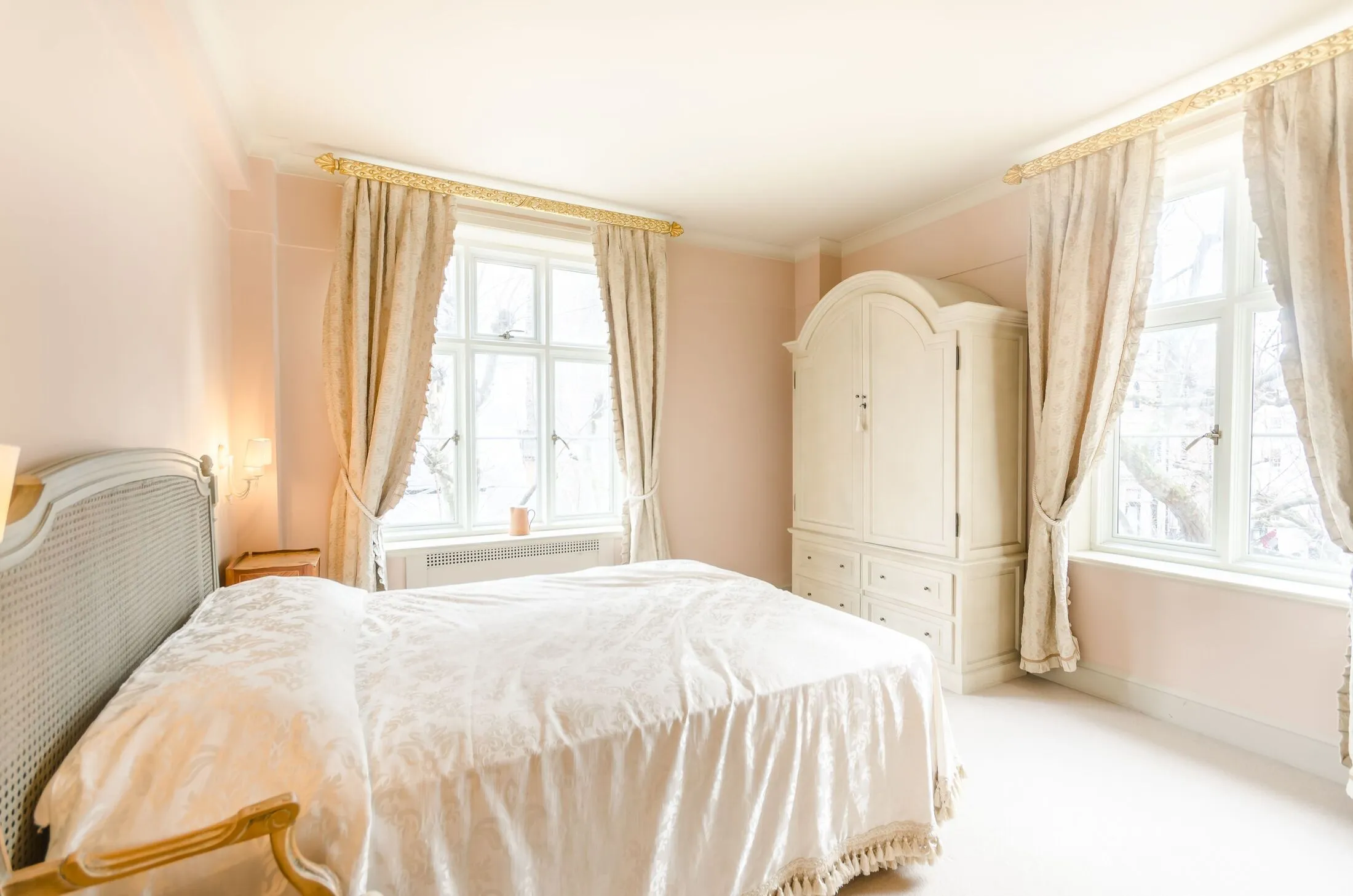 Flat Chesterfield Gardens in City of Westminster