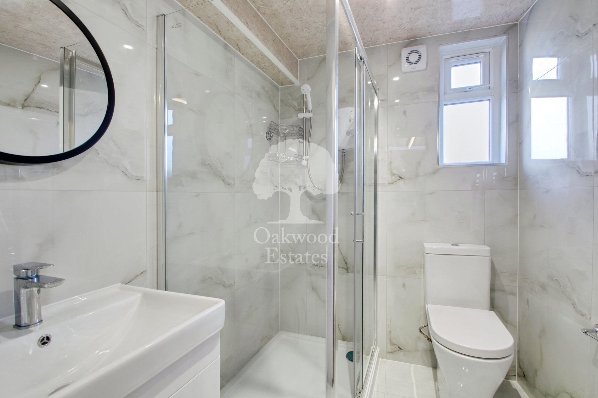 Room Montrose Avenue in Datchet
