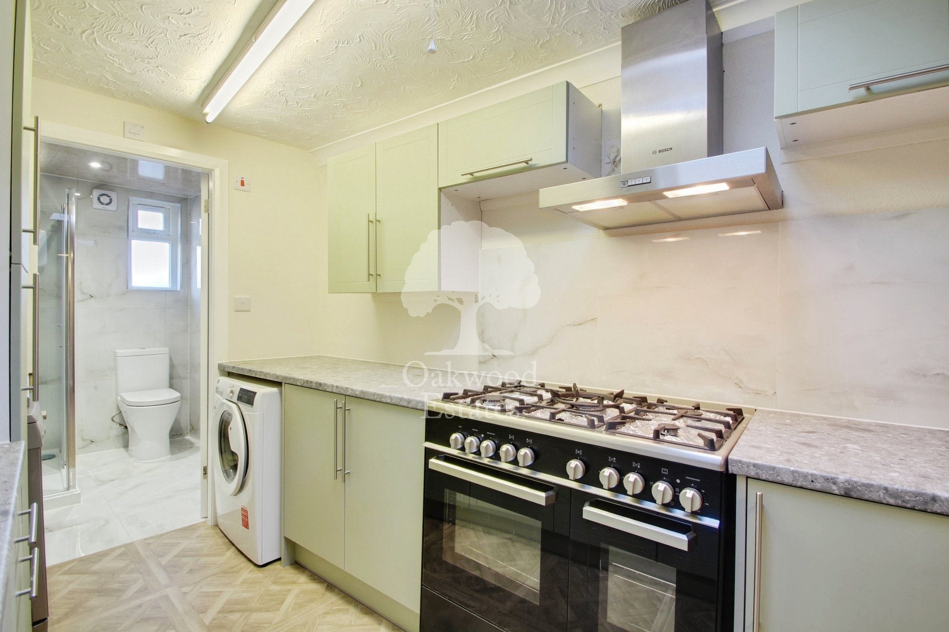 Room Montrose Avenue in Datchet