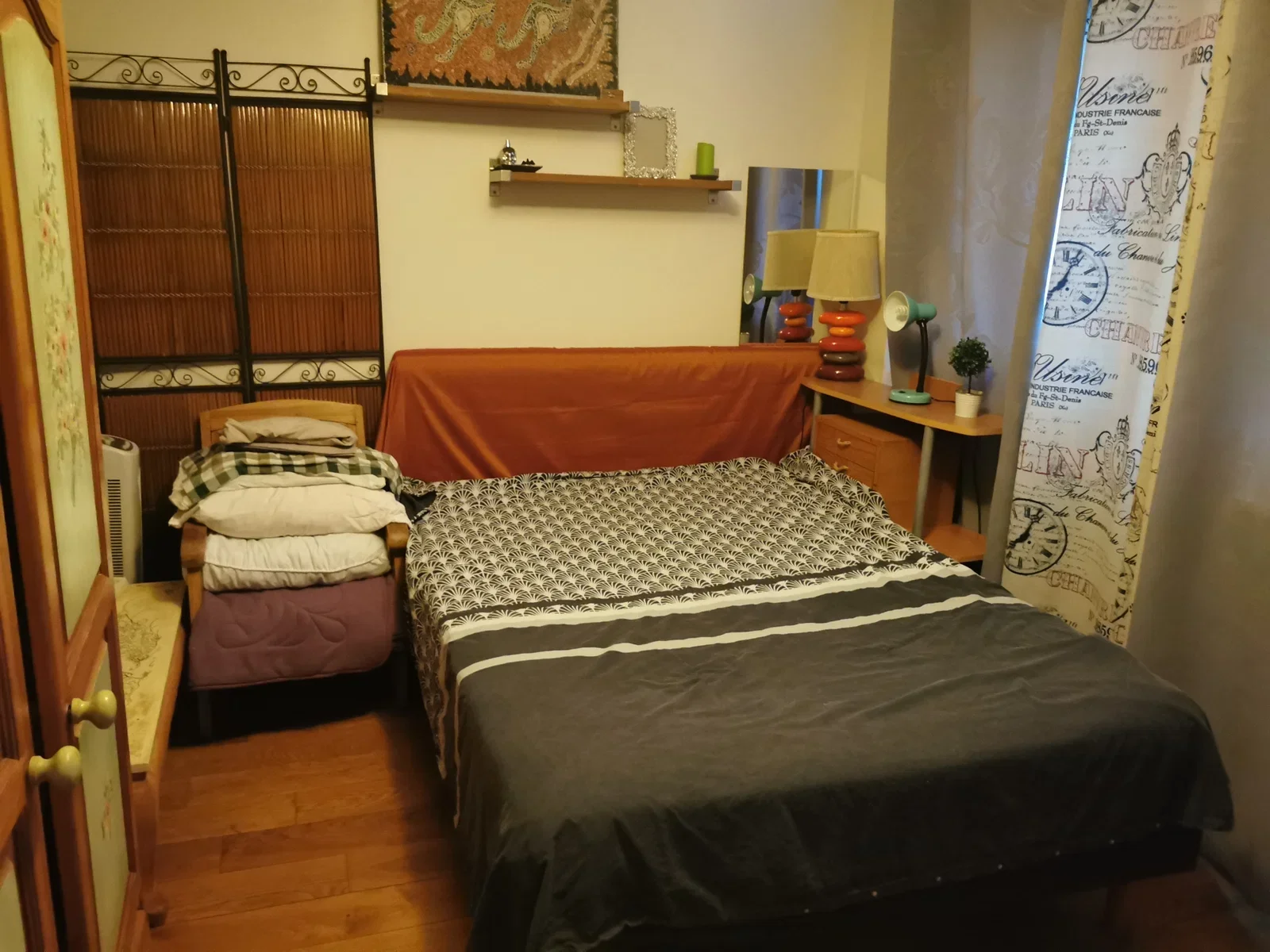Room Passage Fleuri in Bagnolet