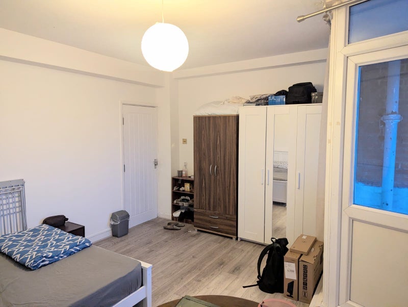 Flat Crowndale Court in Greater London