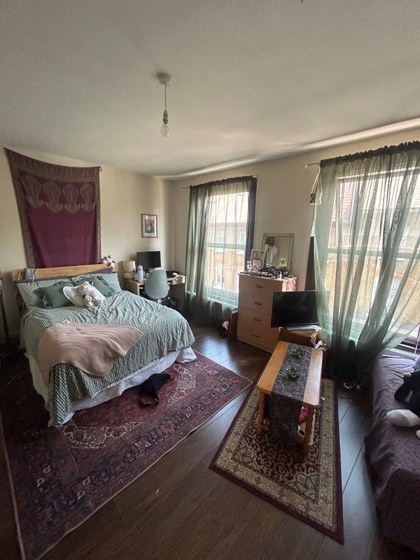 Room Crouch Hill in Greater London