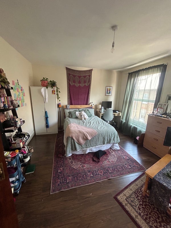 Room Crouch Hill in Greater London