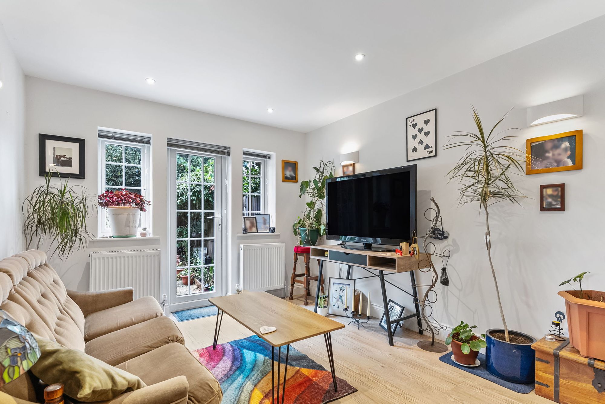 Flat Between Streets in Elmbridge
