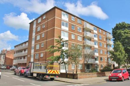 Flat Livingstone Road in Portsmouth