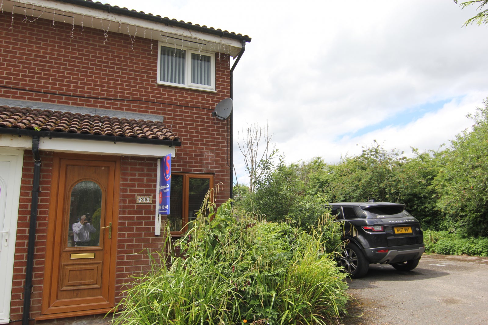 Flat Nightingale Drive in Tameside