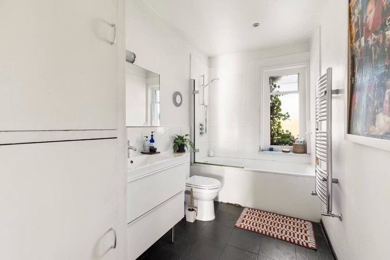 Room Palace Road in Greater London