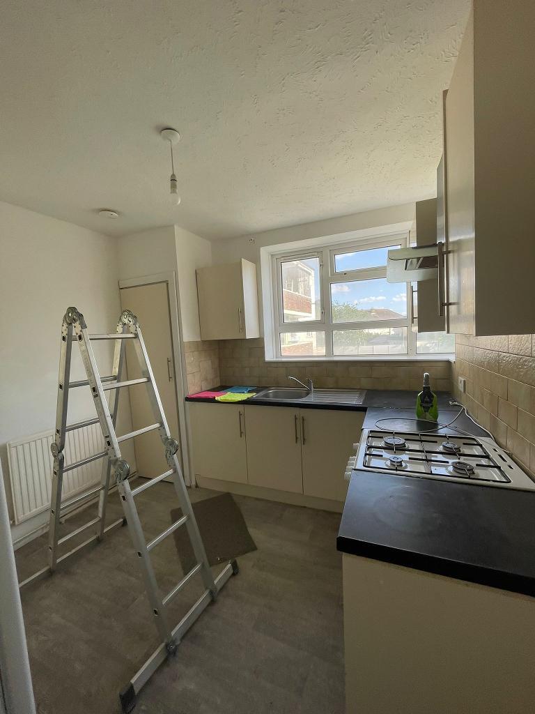 Flat Longbridge Road in Greater London
