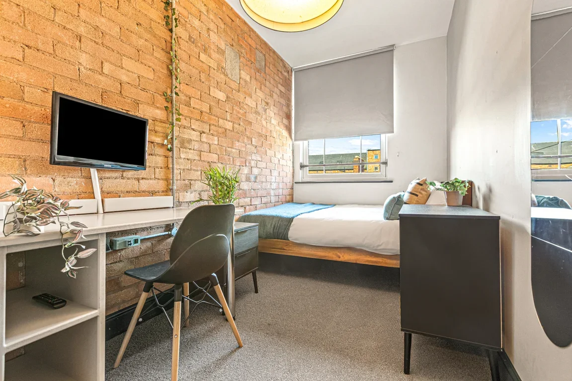 Flat Welford Road in Leicester