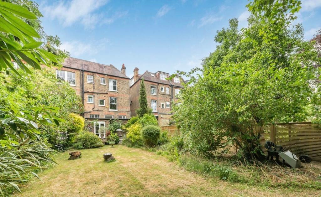 Flat Compayne Gardens in Greater London