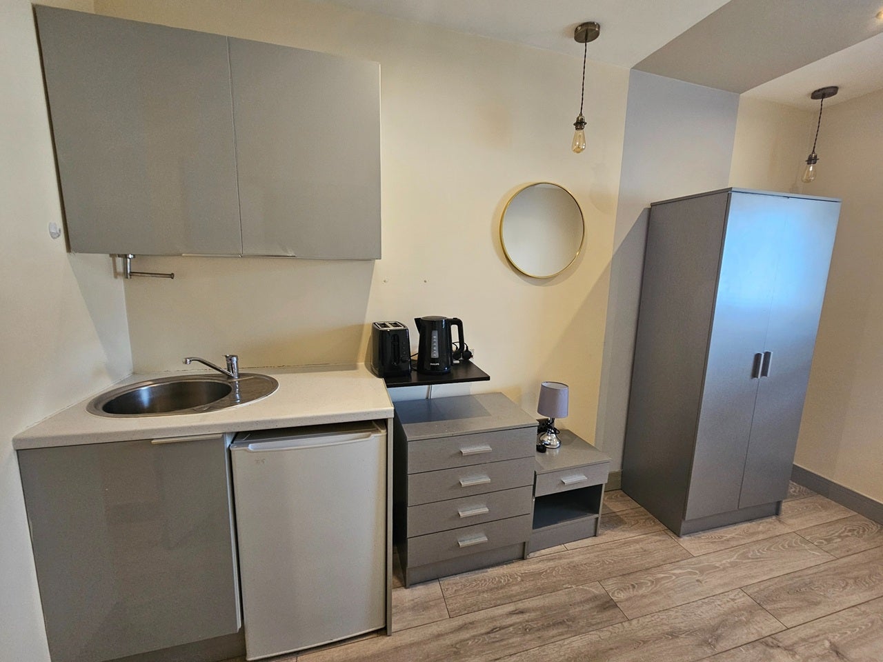 Flat Durand Way in Greater London