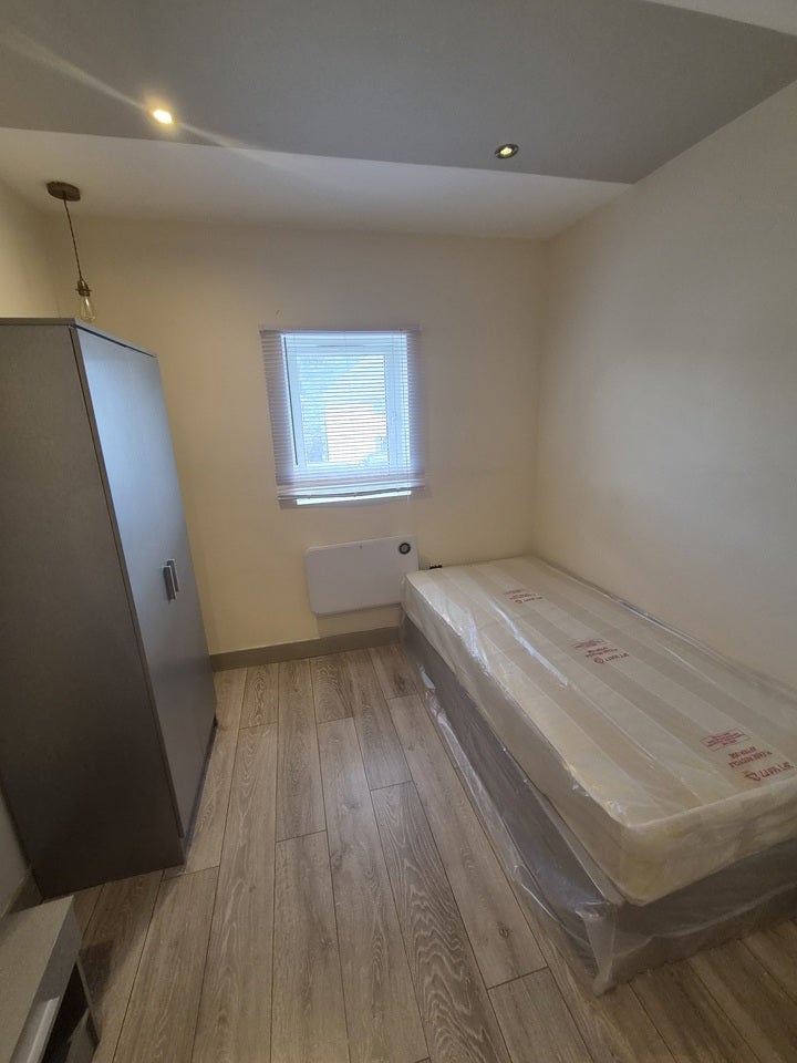 Flat Durand Way in Greater London