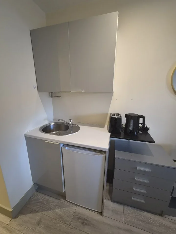 Flat Durand Way in Greater London