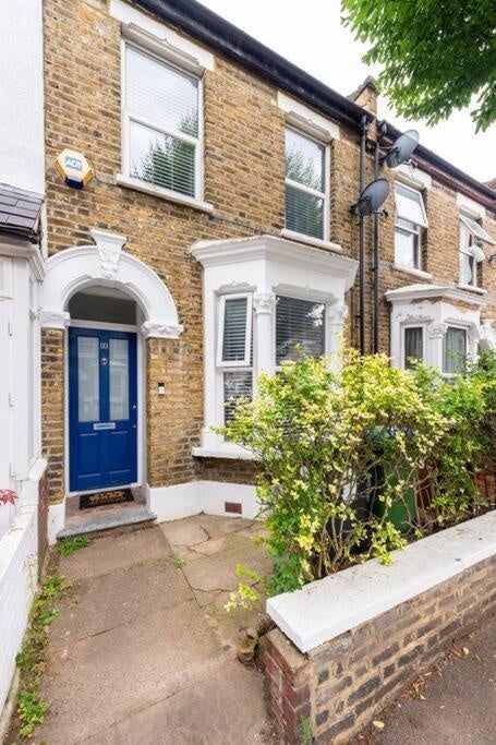 House Cheneys Road in Greater London
