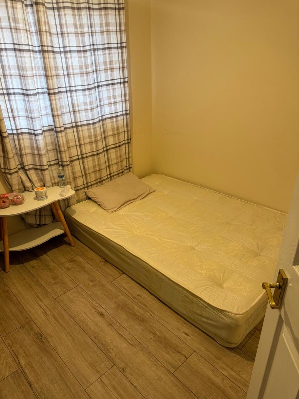 Room Greenhaven Drive in Greater London