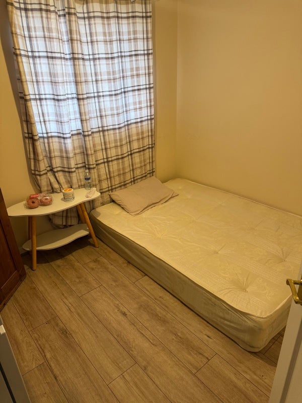 Room Greenhaven Drive in Greater London