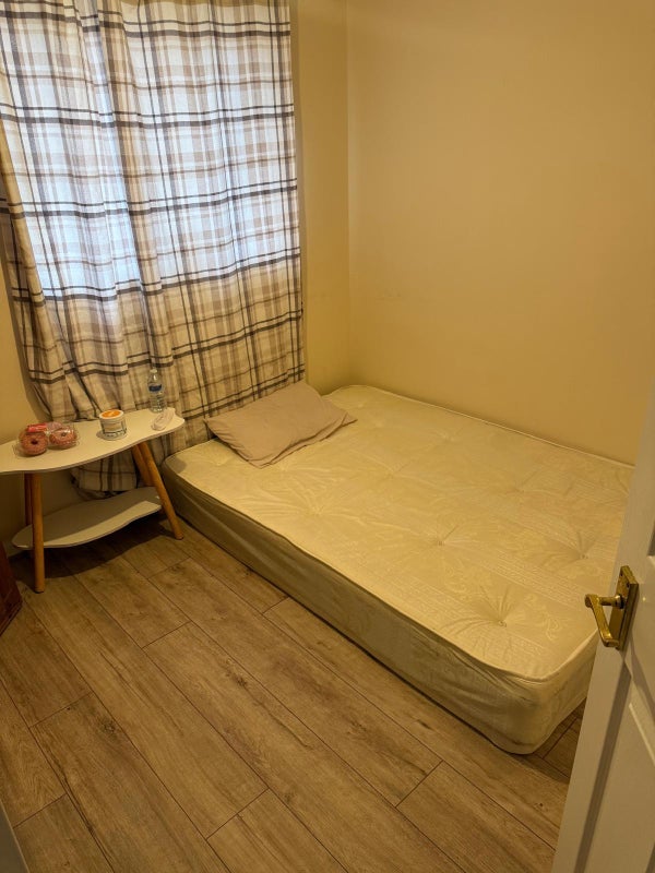 Room Greenhaven Drive in Greater London