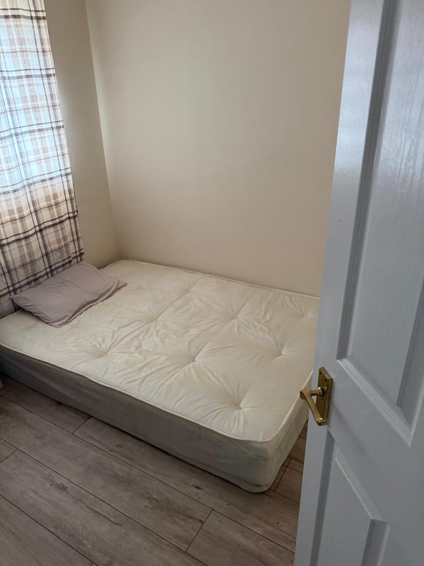 Room Greenhaven Drive in Greater London