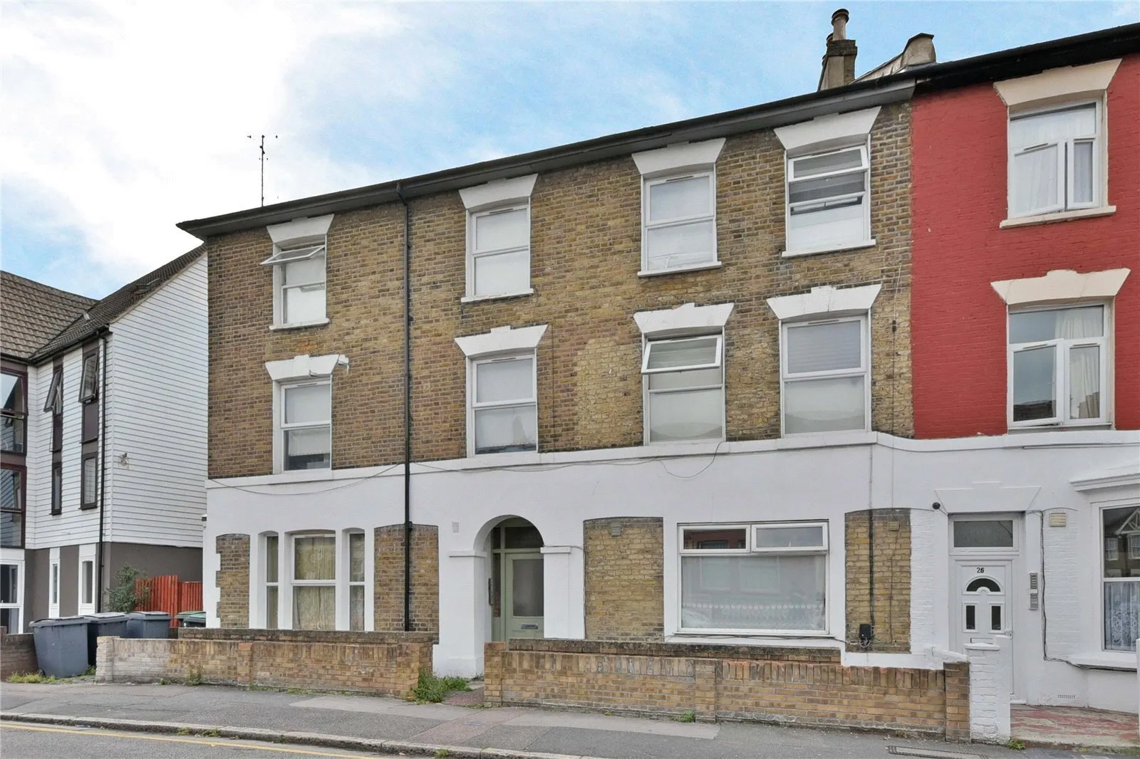 Flat Pellatt Grove in Greater London
