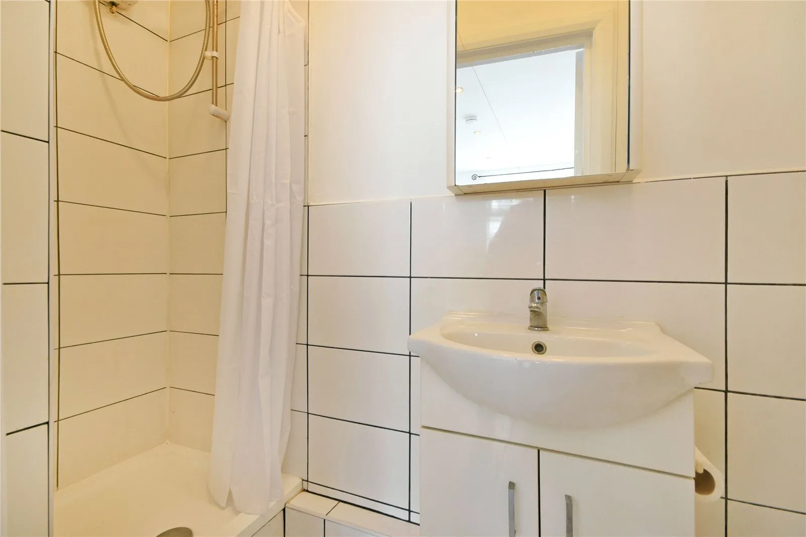 Flat Pellatt Grove in Greater London