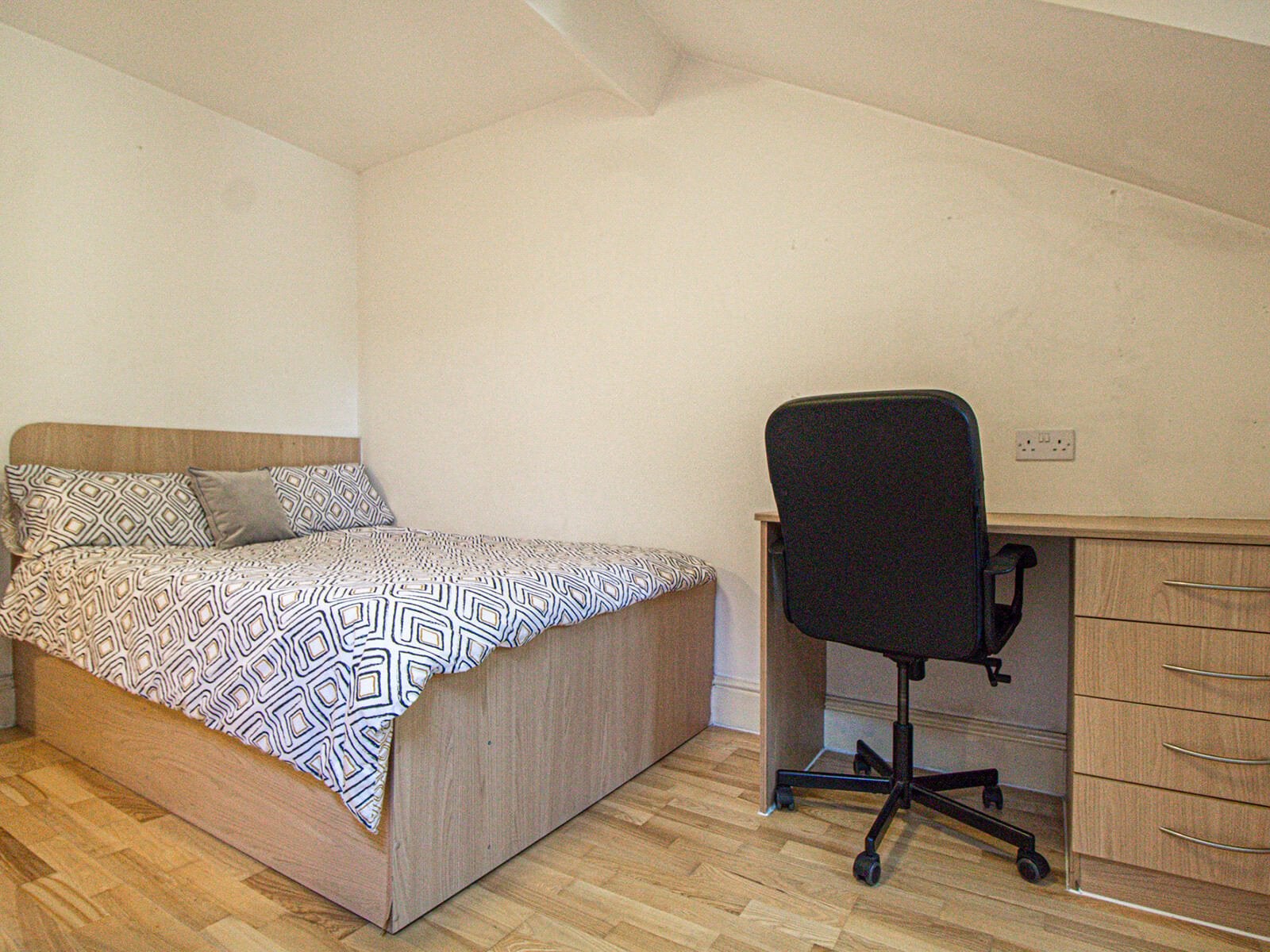 Flat Hyde Terrace in Leeds