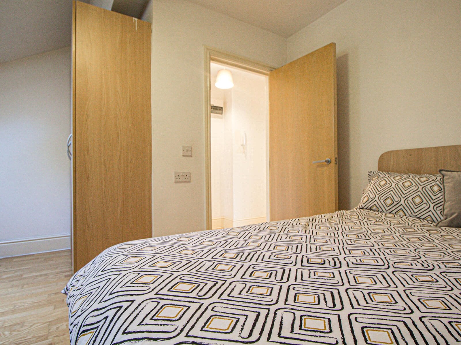 Flat Hyde Terrace in Leeds