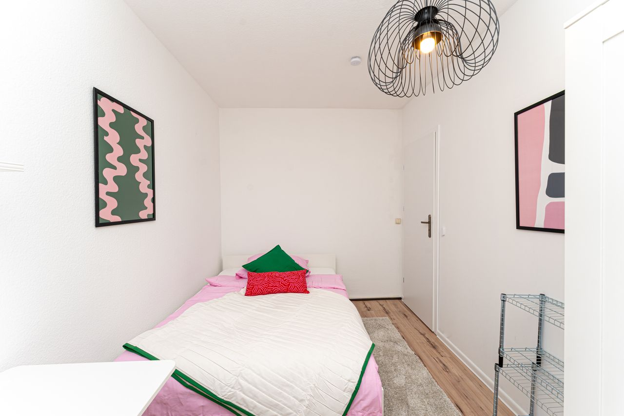 Zimmer Suhler Straße in Berlin