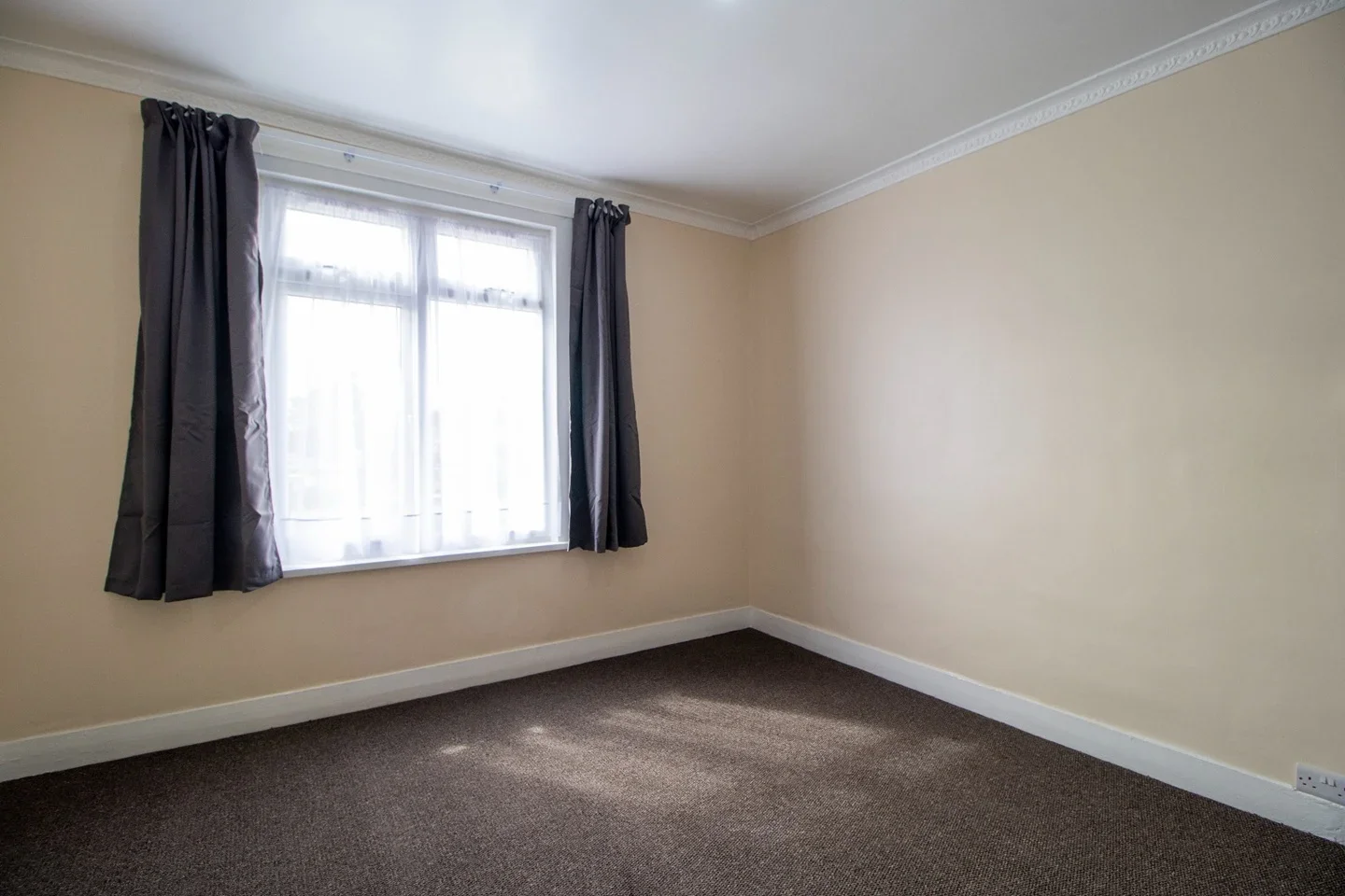 Flat Ilford Lane in Greater London