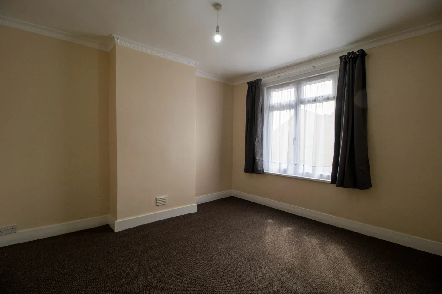 Flat Ilford Lane in Greater London