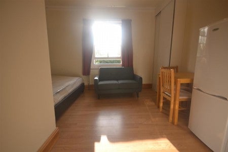 Flat Denmark Road in Reading
