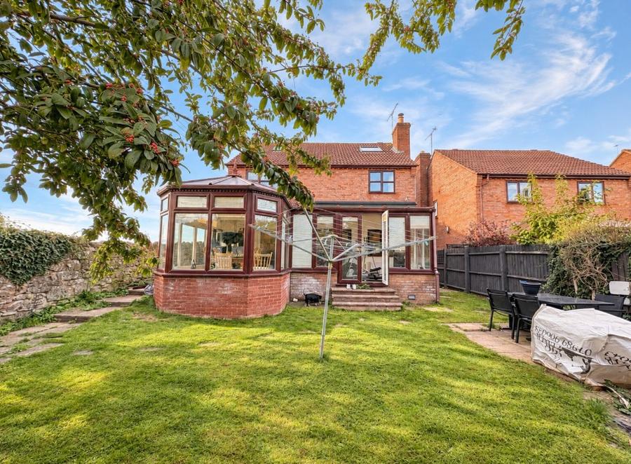 House Priory Lea in Coughton
