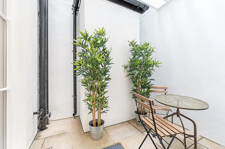 Flat Harcourt Terrace in Greater London