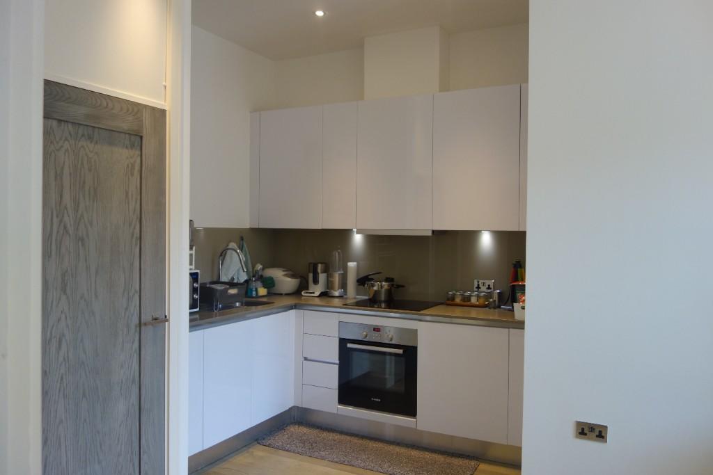 Flat Wellington Street in Slough