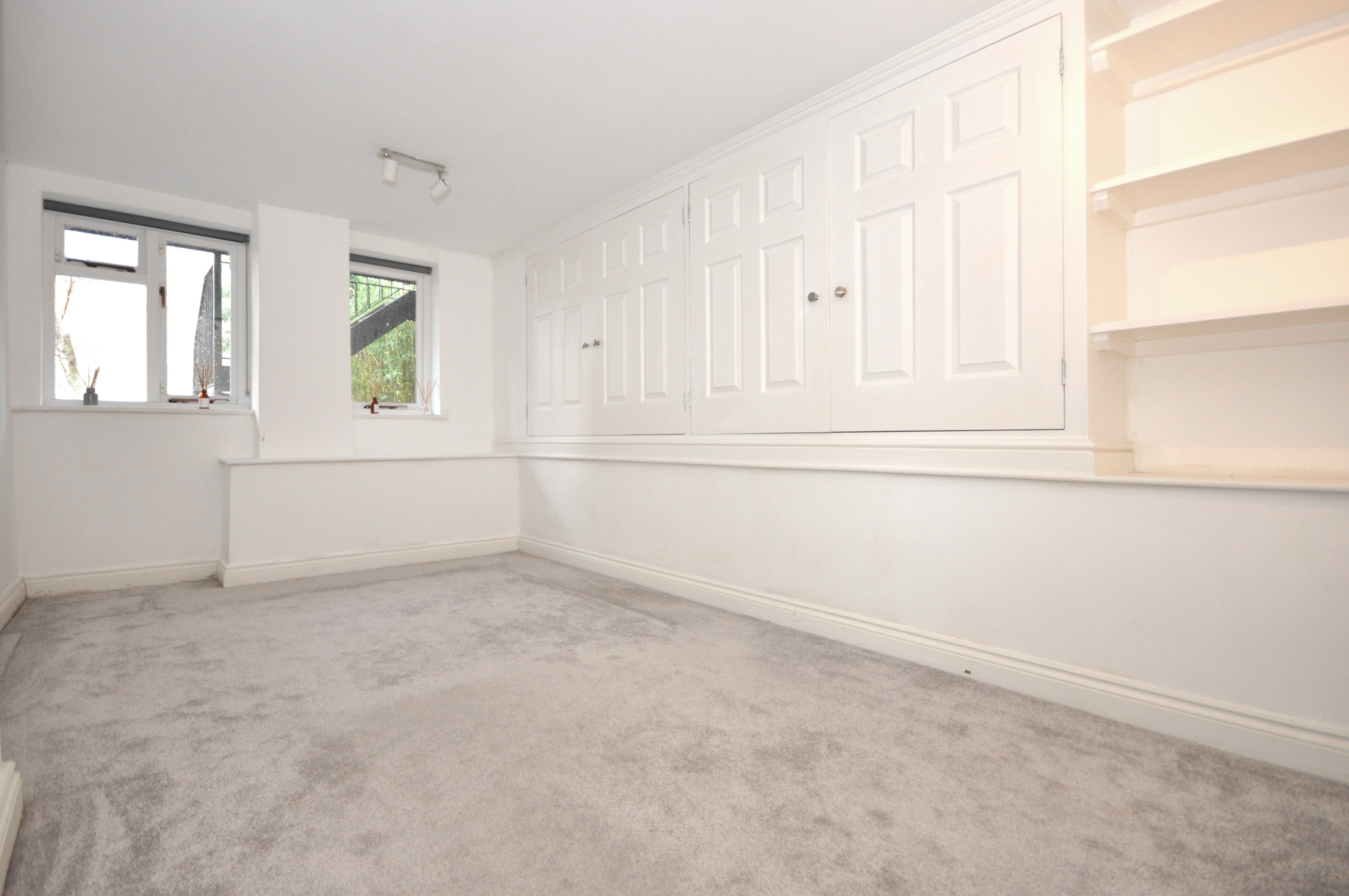 Flat Gratton Road in Cheltenham