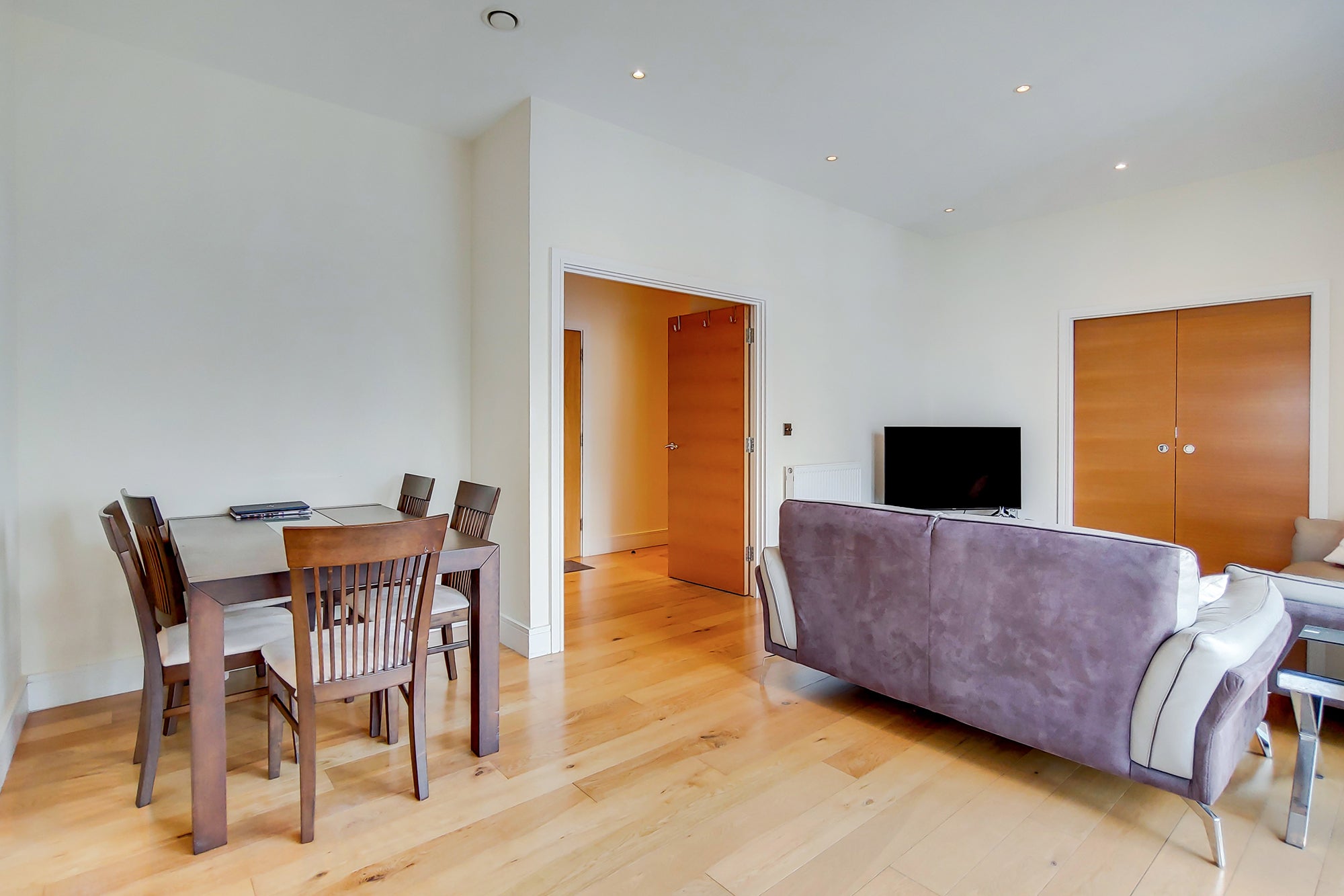 Flat Cassilis Road in Greater London