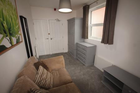 Flat Loyd Road in Northampton