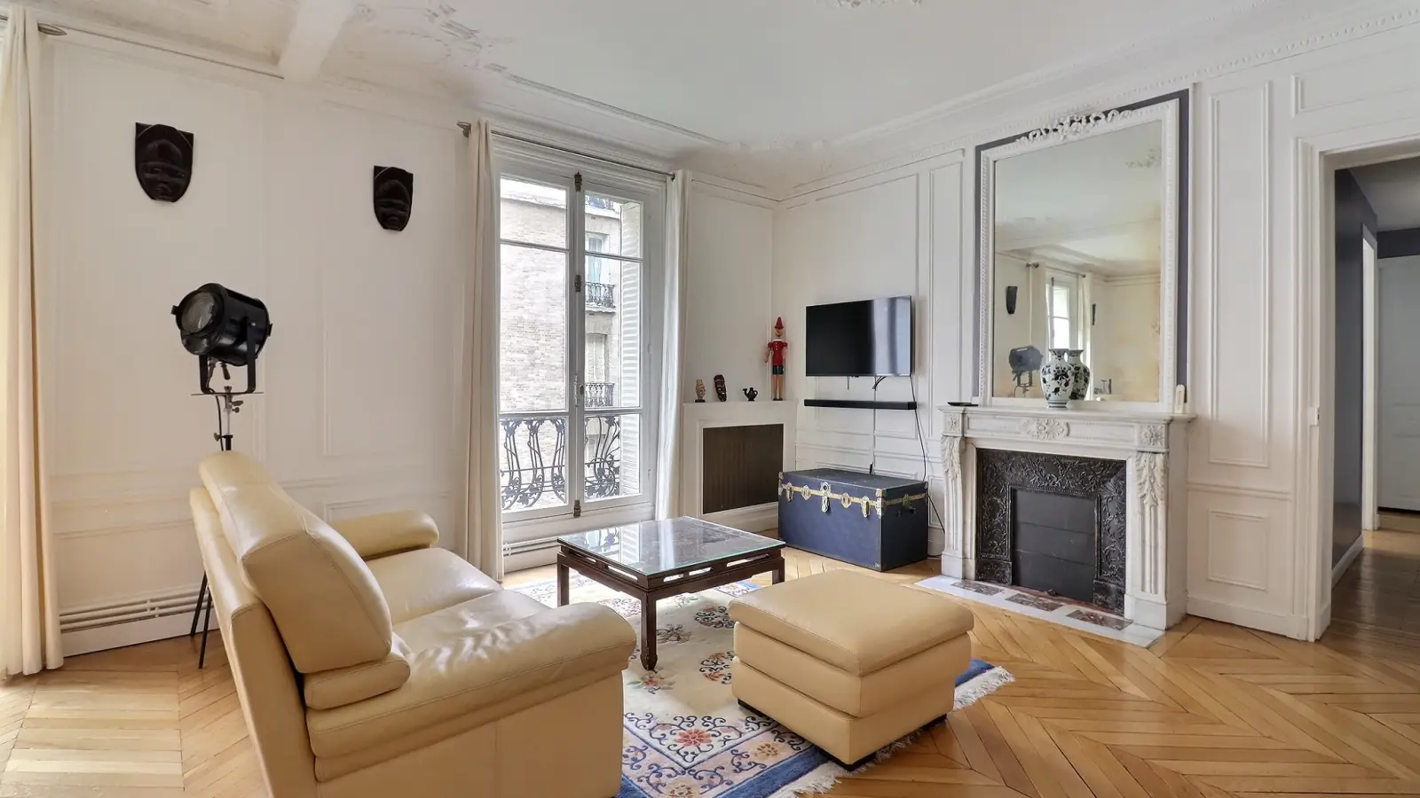 Flat Rue Laugier in Paris