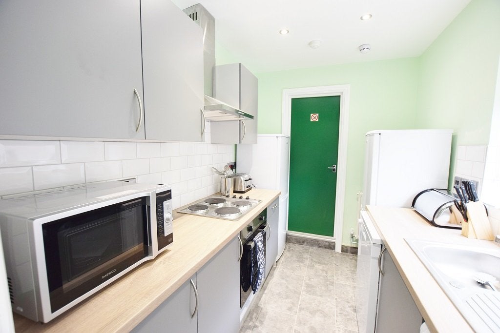 Room Leman Street in Derby