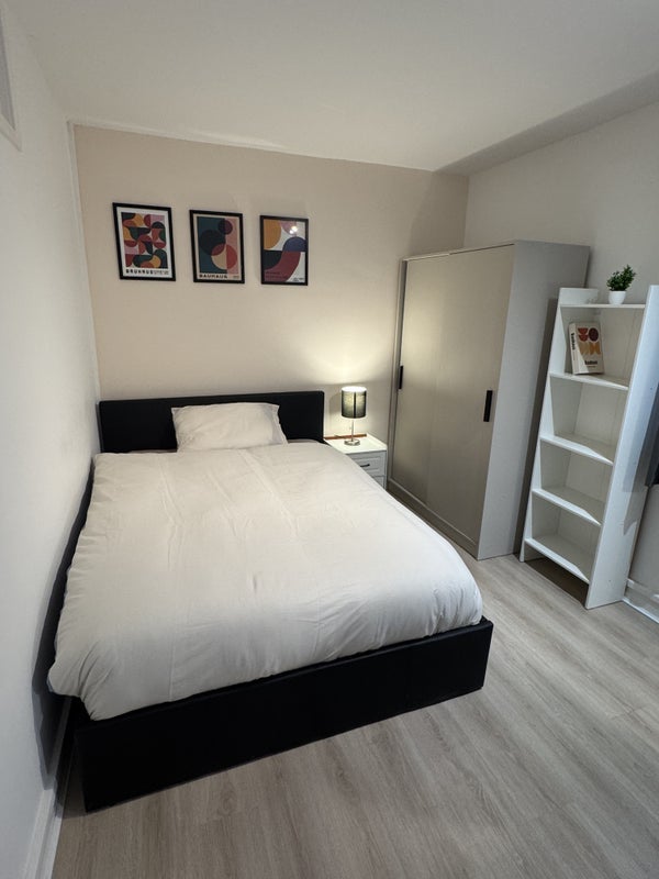 Room Royston Road in Glasgow