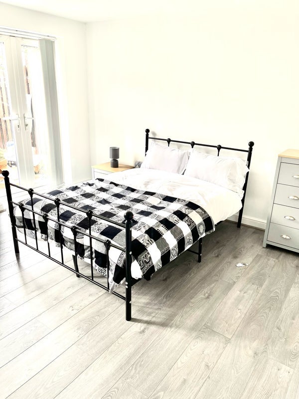 Room William Street in Rotherham