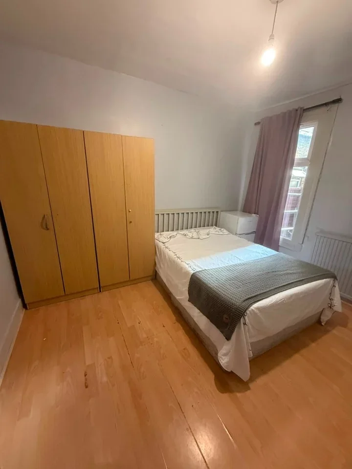 Room Albert Square in Greater London